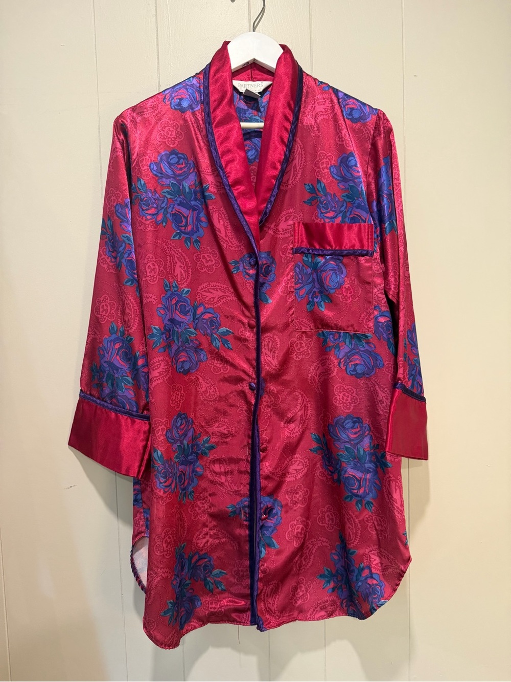 Satin Floral Short Robe in Fuchsia with Blue Rose Print